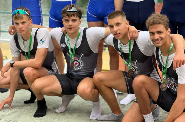 Veslači Partizana osvojili 11 medalja u Zagrebu VIDEO