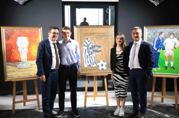Na stadionu Partizana otvorena izložba "Moca – majstor sa loptom i sa kičicom"